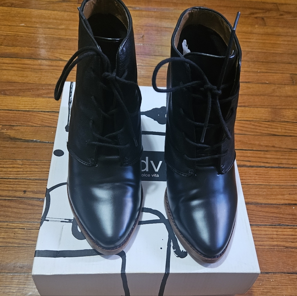 Dolce Vita Peonie Black Lace-Up Leather Boots - Size 9